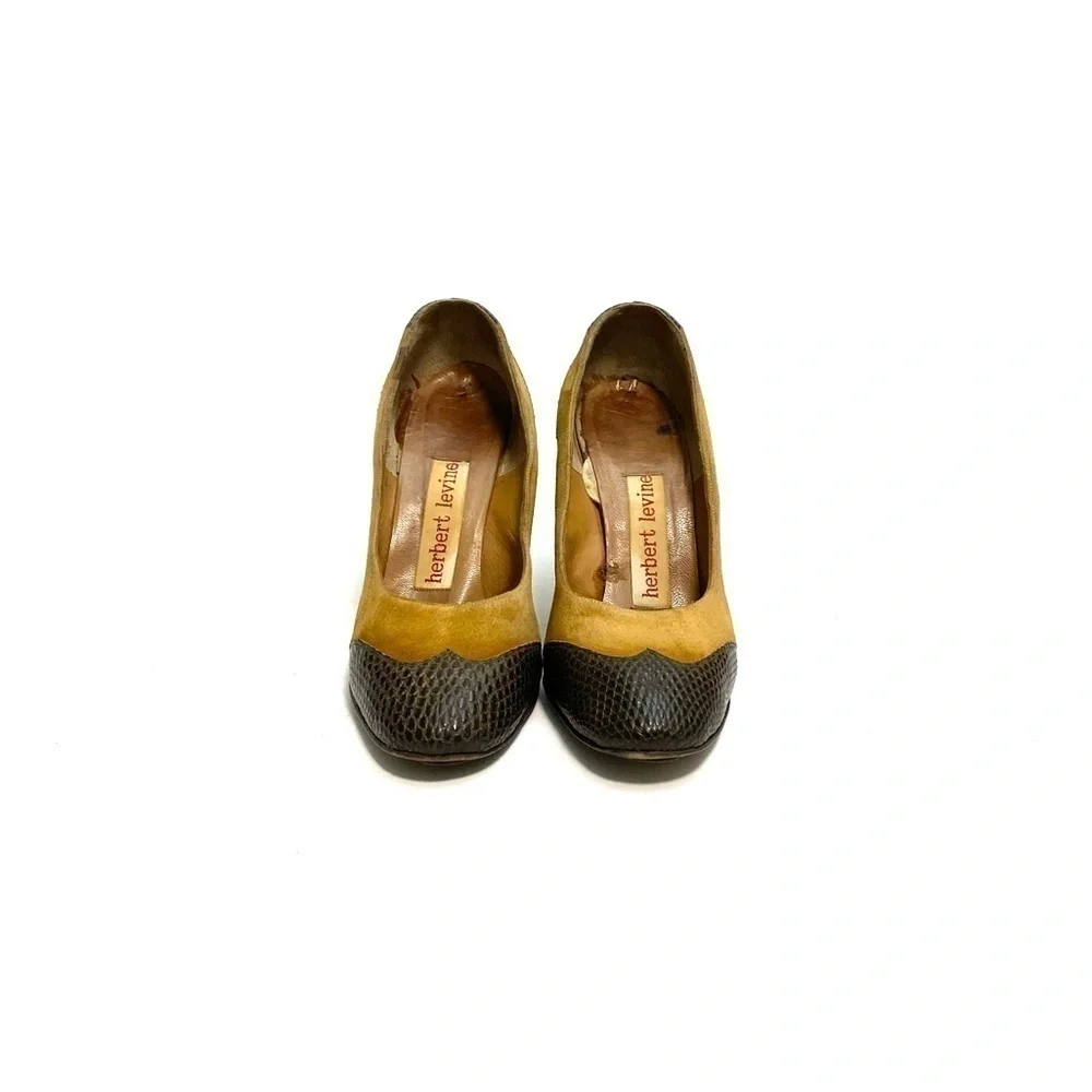 Vintage 1960s tan suede embossed leather slip on pumps